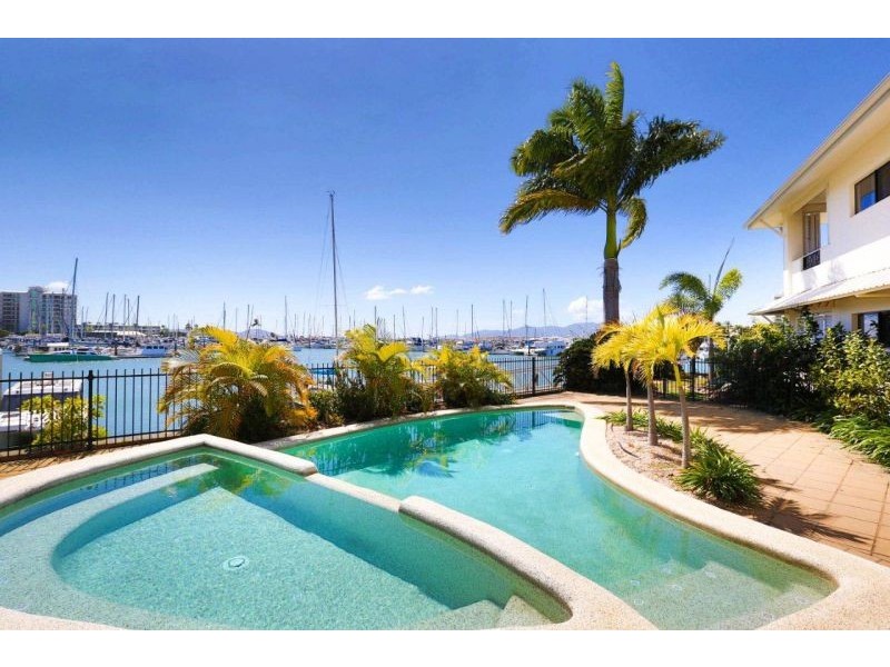 21/16 Sir Leslie Thiess Drive, Townsville City QLD 4810