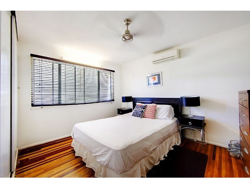 19 Davies Street, Mount Louisa QLD 4814