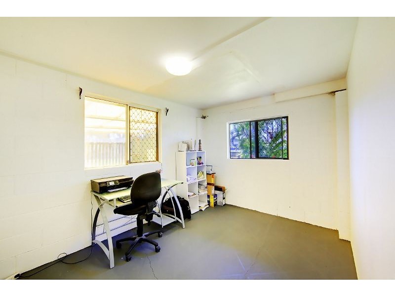 19 Davies Street, Mount Louisa QLD 4814