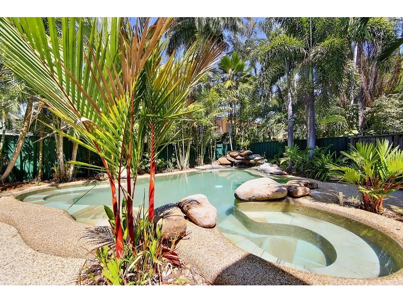 19 Davies Street, Mount Louisa QLD 4814