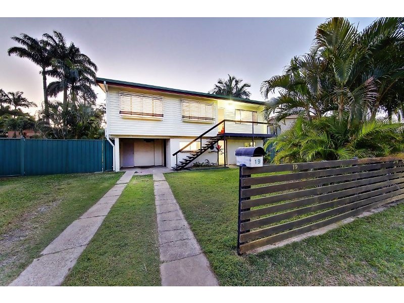 19 Davies Street, Mount Louisa QLD 4814