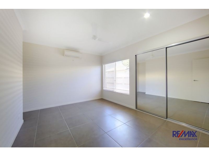 10 Balladonia Avenue, Mount Low QLD 4818