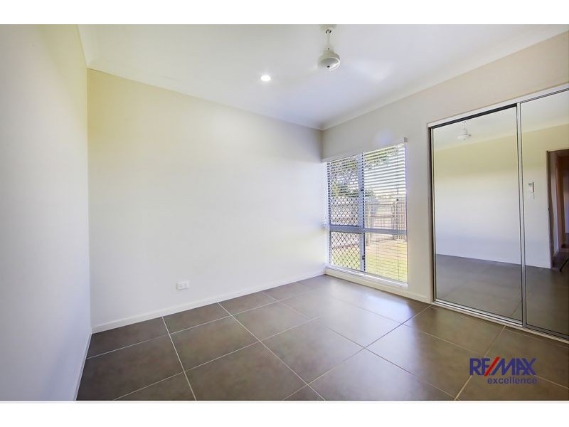 10 Balladonia Avenue, Mount Low QLD 4818