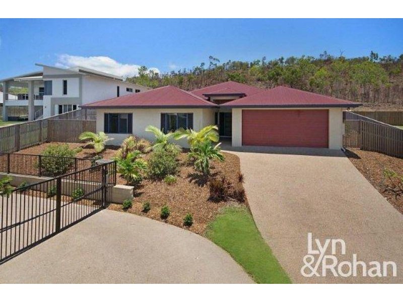 Bushland Beach QLD 4818