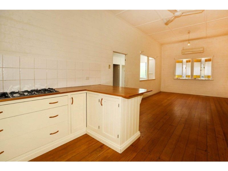 26 Nelson Street, South Townsville QLD 4810