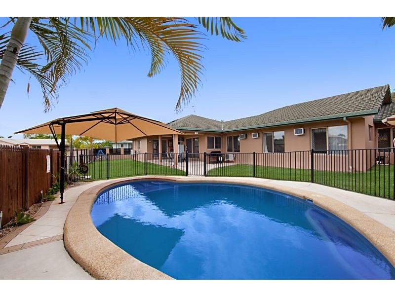 7 St Helens Dr, Mount Louisa QLD 4814