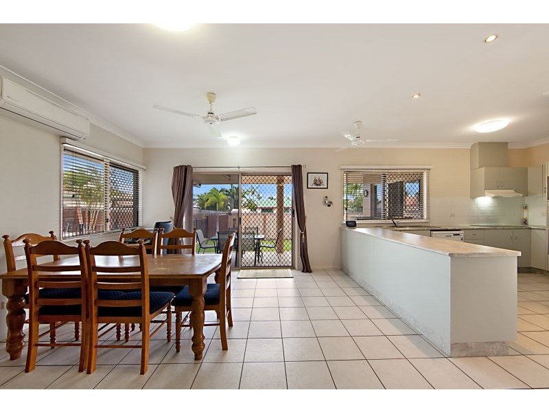 7 St Helens Dr, Mount Louisa QLD 4814