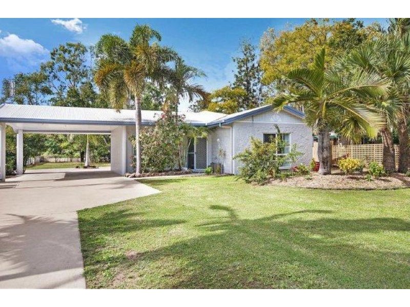 Bushland Beach QLD 4818