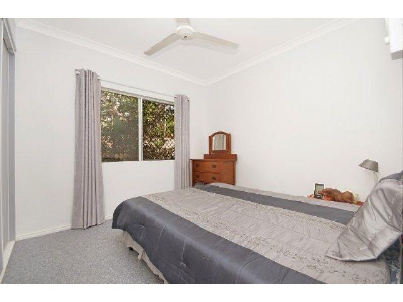 Bushland Beach QLD 4818