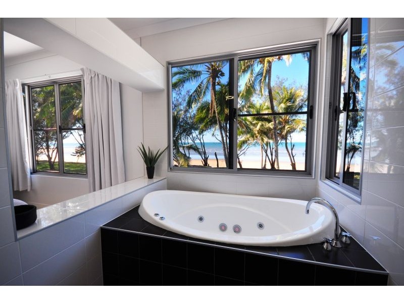 4 Reef Street, Saunders Beach QLD 4818