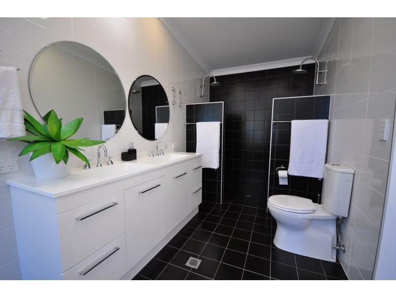 4 Reef Street, Saunders Beach QLD 4818