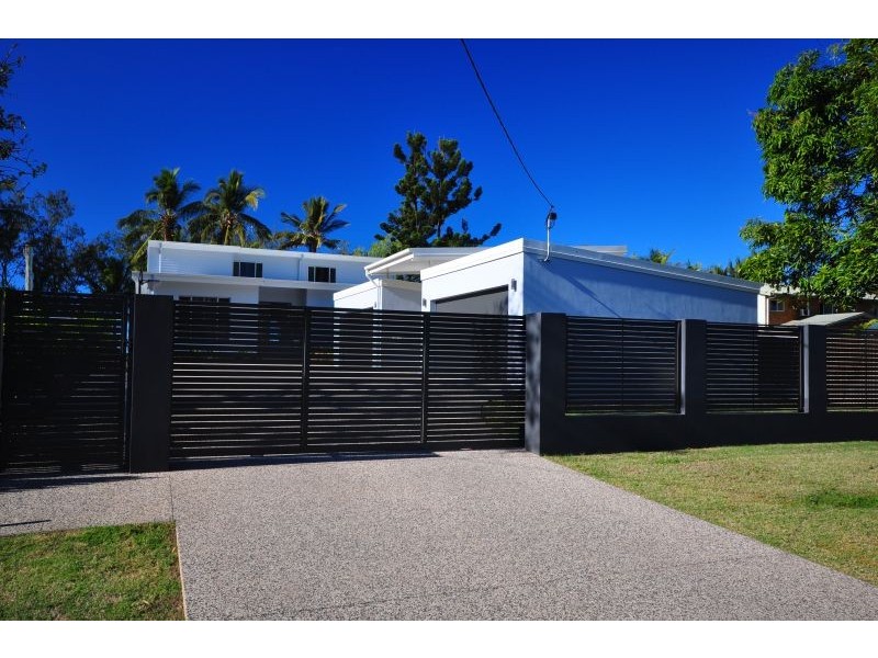 4 Reef Street, Saunders Beach QLD 4818