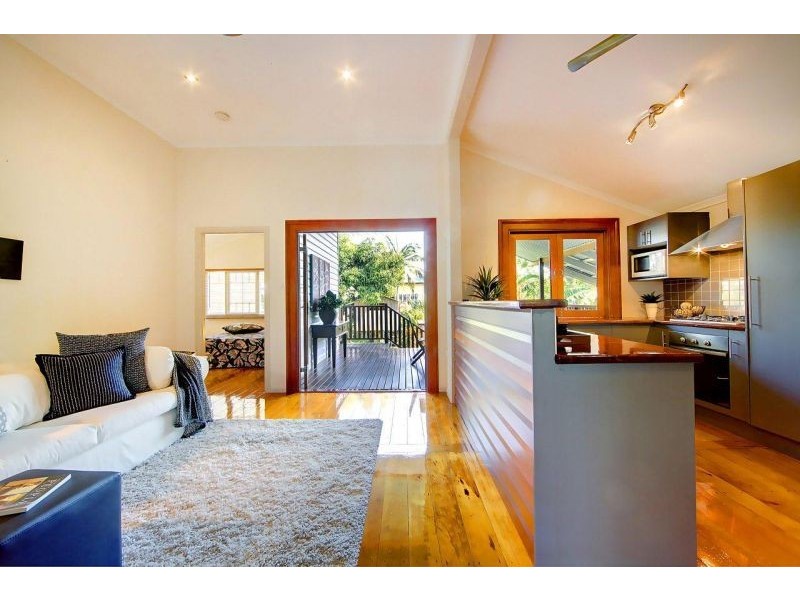 16 Burton Street, Mysterton QLD 4812