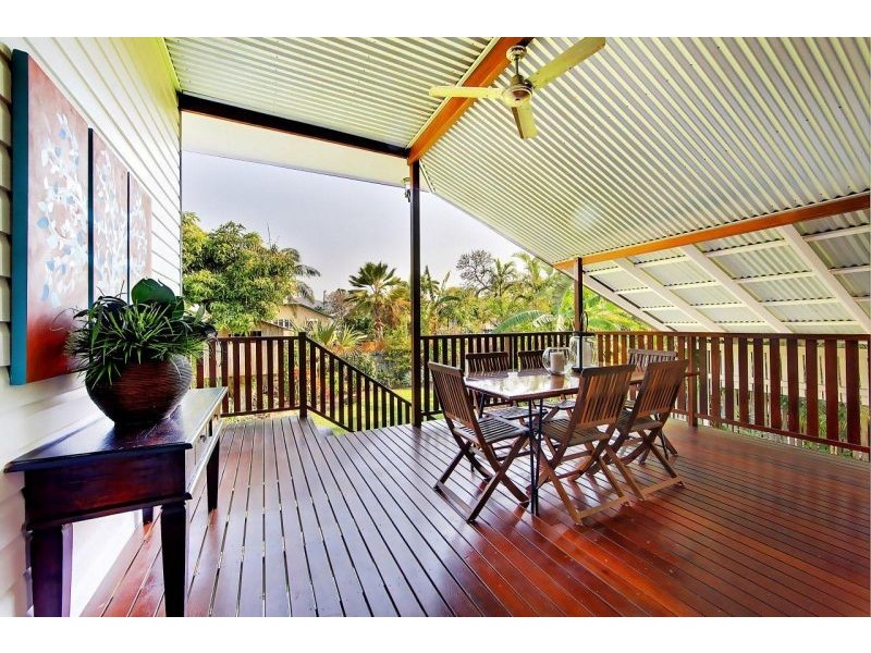 16 Burton Street, Mysterton QLD 4812