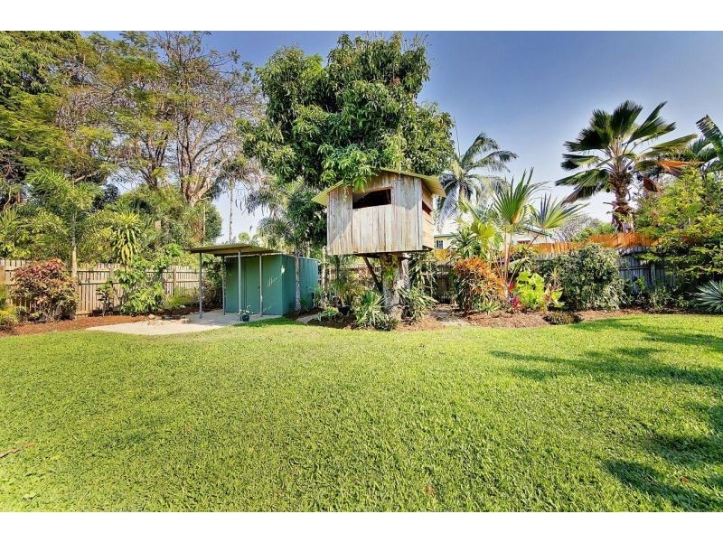 16 Burton Street, Mysterton QLD 4812