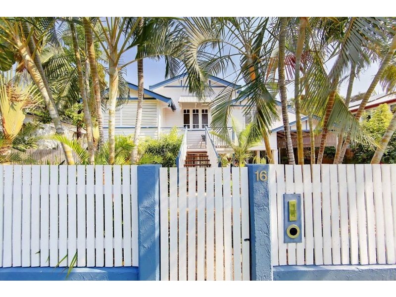 16 Burton Street, Mysterton QLD 4812