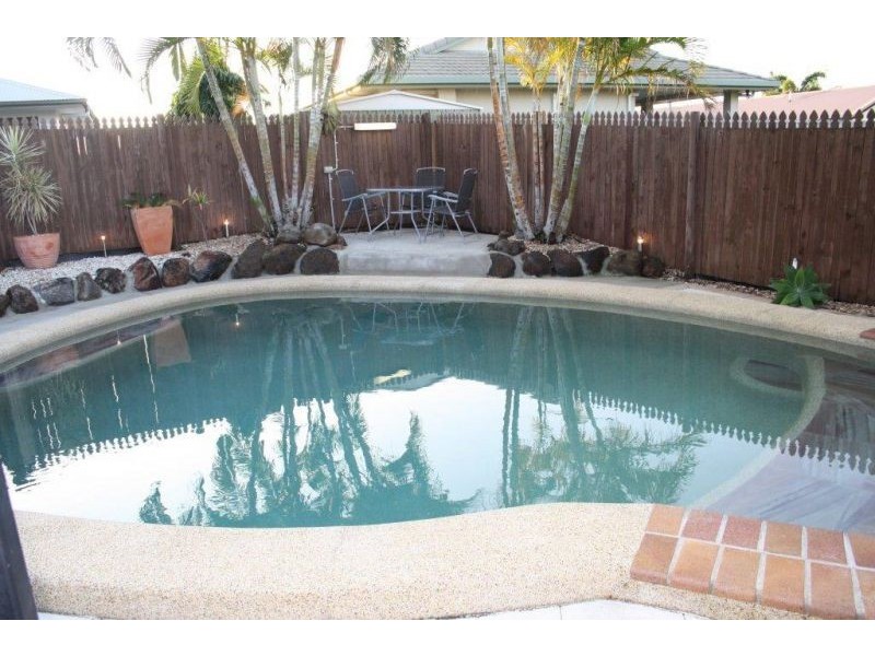 7 St Helens Drive, Mount Louisa QLD 4814