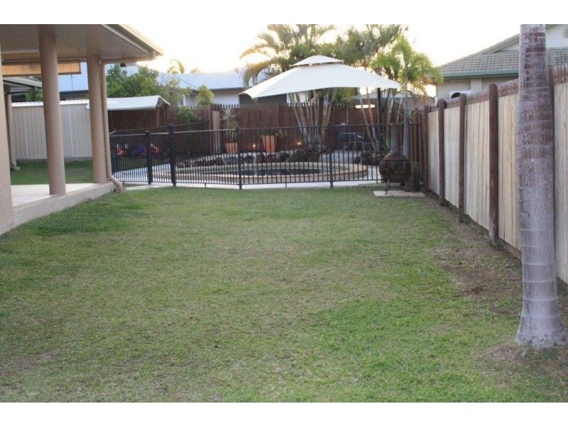 7 St Helens Drive, Mount Louisa QLD 4814