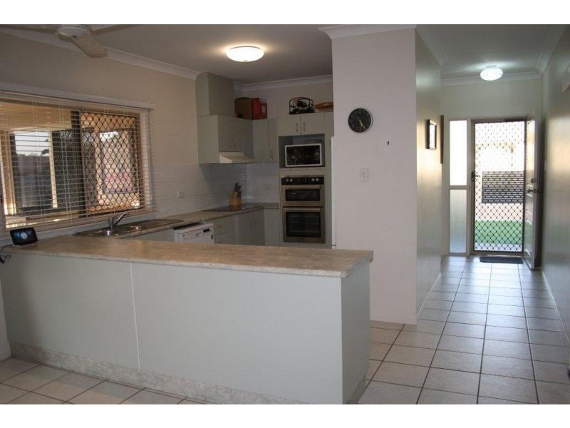 7 St Helens Drive, Mount Louisa QLD 4814