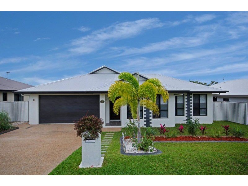 22 Hillock Crescent, Bushland Beach QLD 4818