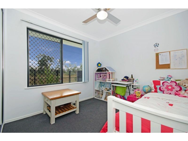 22 Hillock Crescent, Bushland Beach QLD 4818