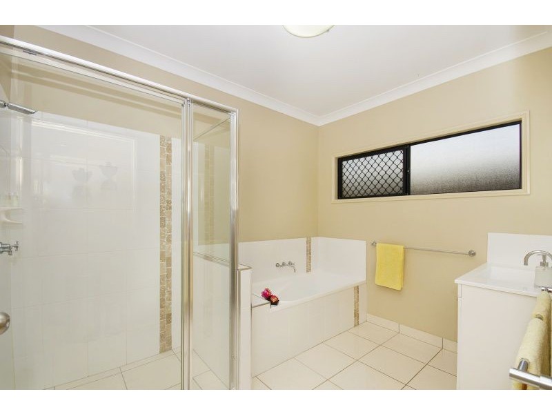 62 Daintree Drive, Bushland Beach QLD 4818