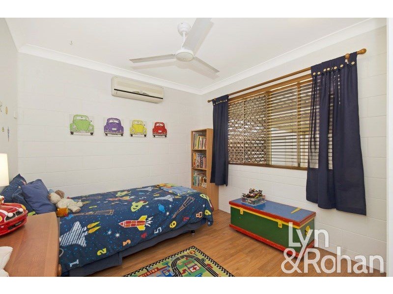 11 Black Braes Court, Mount Louisa QLD 4814