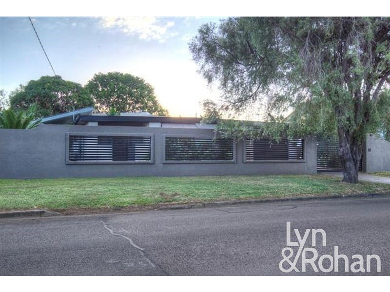 33 Louise Street, Cranbrook QLD 4814