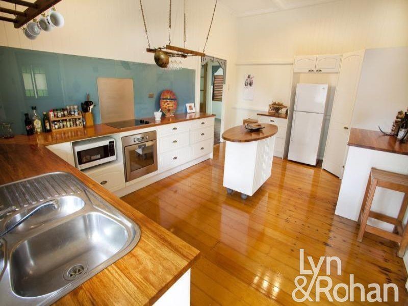 52 Norris Street, Hermit Park QLD 4812