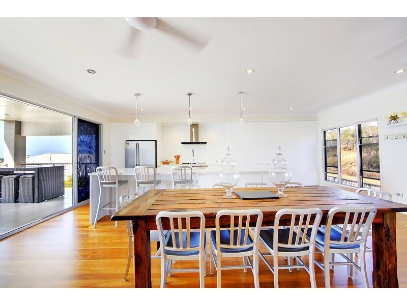 10 Yanooa Court, Bushland Beach QLD 4818