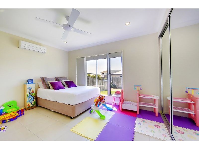 10 Yanooa Court, Bushland Beach QLD 4818