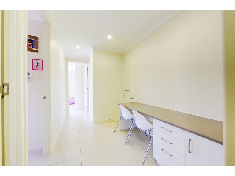 10 Yanooa Court, Bushland Beach QLD 4818