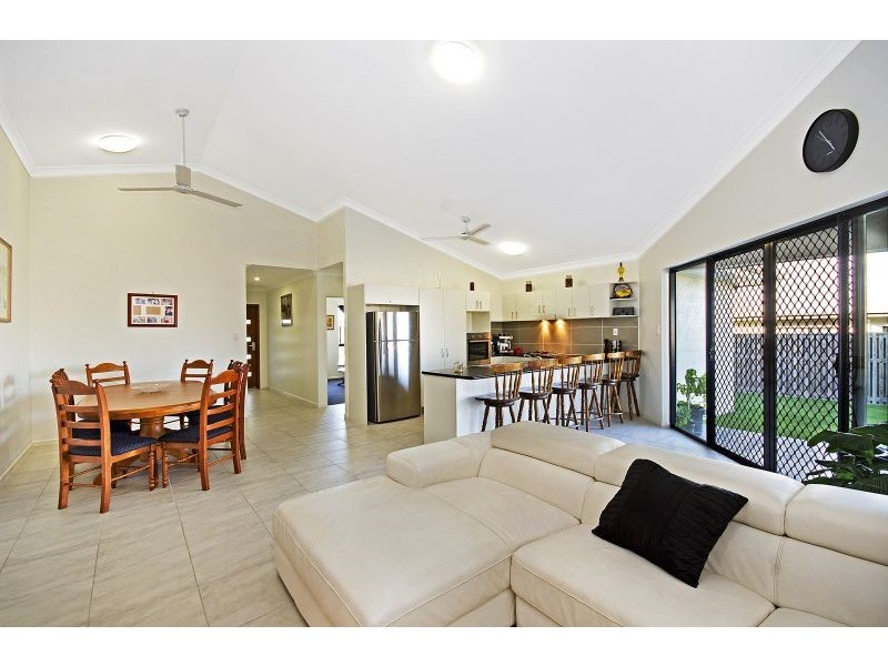 48 Bilbao Place, Bushland Beach QLD 4818