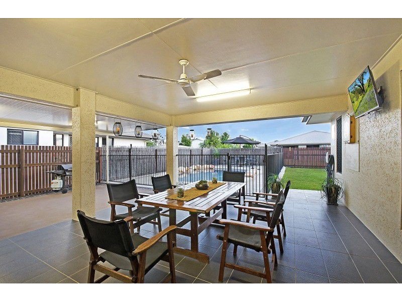 23 Eungella Court, Bushland Beach QLD 4818