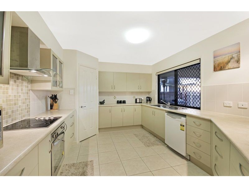 23 Eungella Court, Bushland Beach QLD 4818