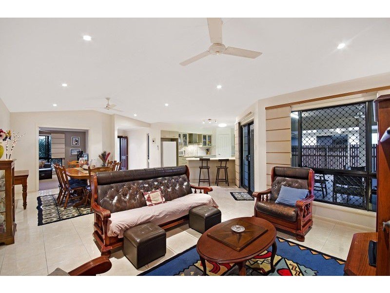 23 Eungella Court, Bushland Beach QLD 4818