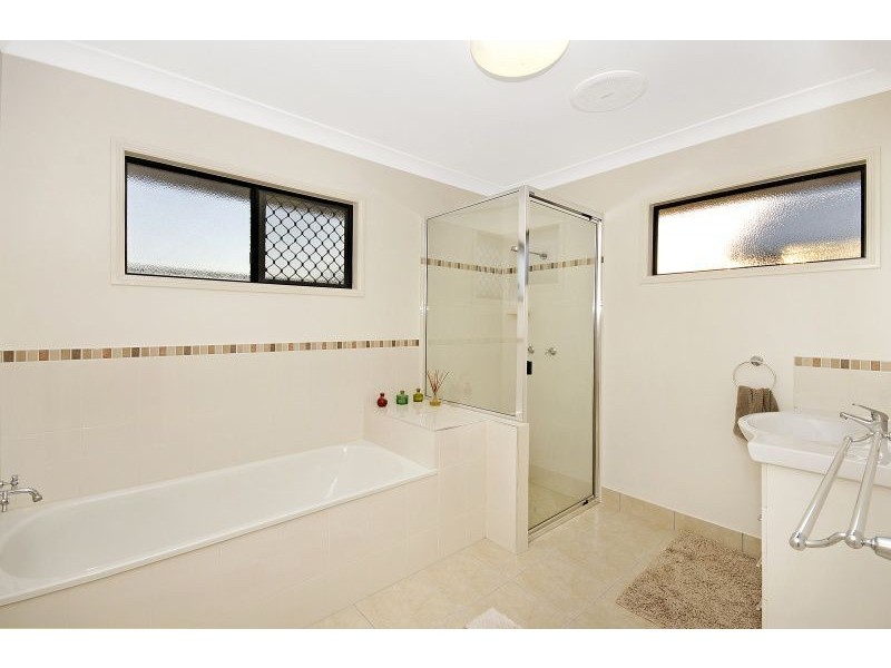 23 Eungella Court, Bushland Beach QLD 4818