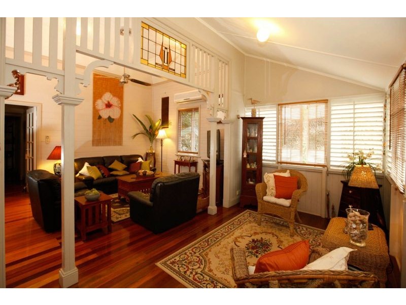 27 Tenth Avenue, Railway Estate QLD 4810