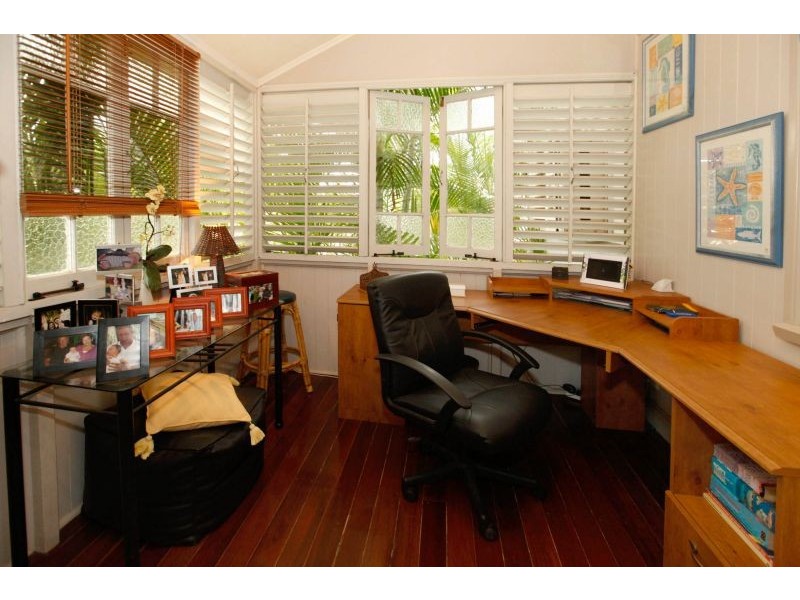 27 Tenth Avenue, Railway Estate QLD 4810