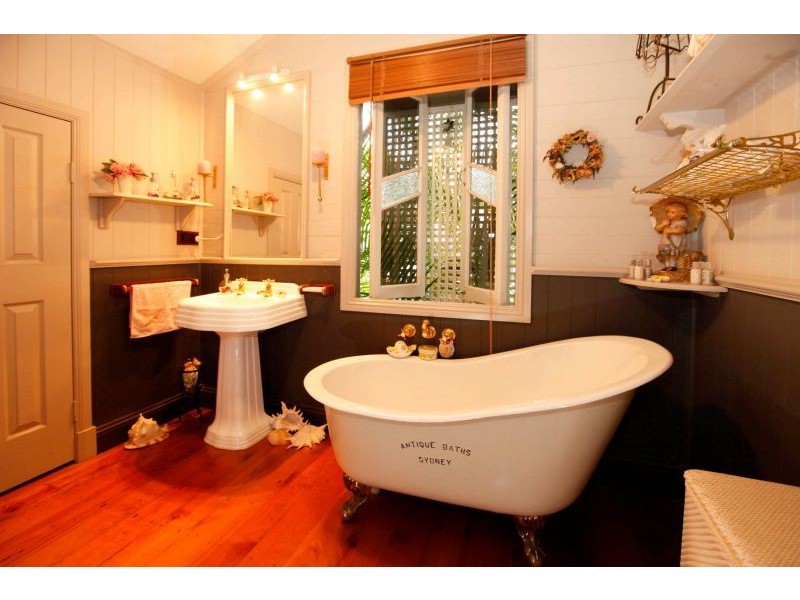 27 Tenth Avenue, Railway Estate QLD 4810