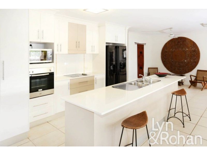 2 Dundabella Drive, Deeragun QLD 4818