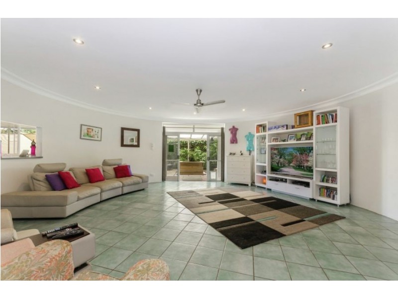 8 Havana Street, Rowes Bay QLD 4810