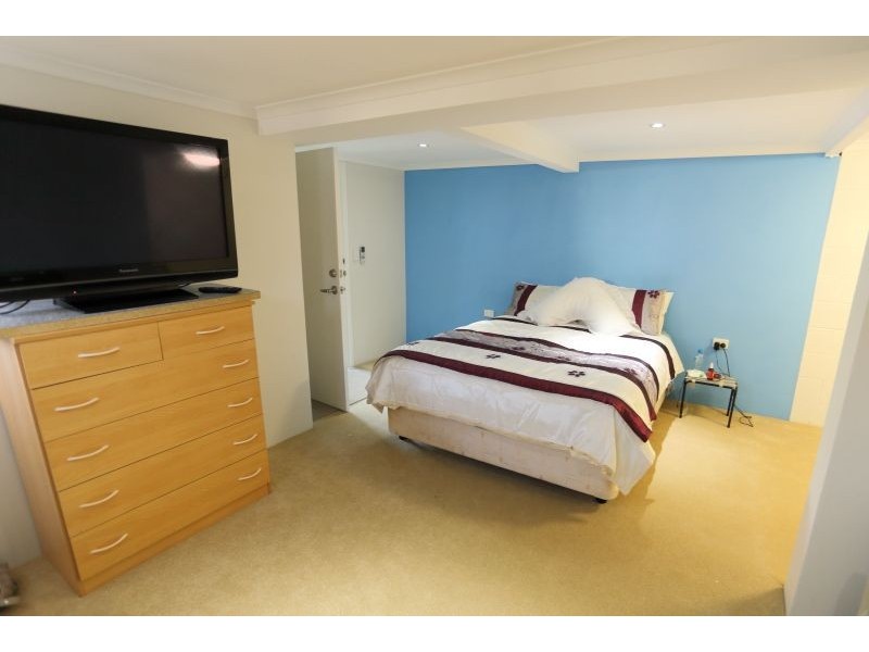 17-19 Echlin Street, West End QLD 4810