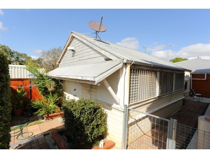 17-19 Echlin Street, West End QLD 4810