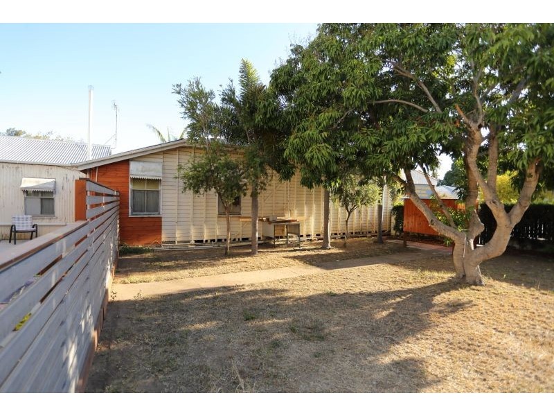 17-19 Echlin Street, West End QLD 4810