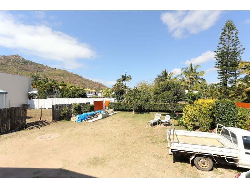 17-19 Echlin Street, West End QLD 4810