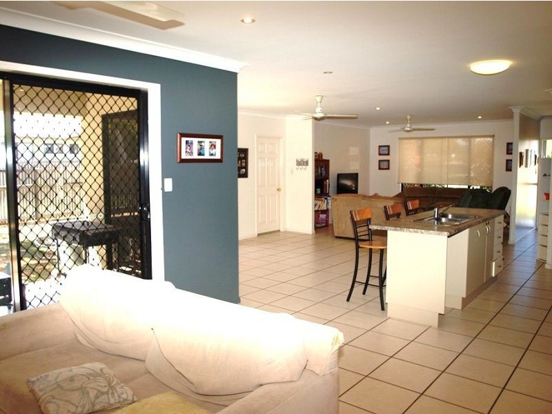 53 Greentree Circuit, Bushland Beach QLD 4818