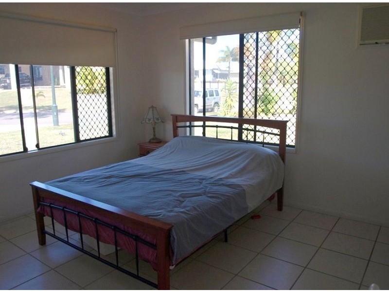 53 Greentree Circuit, Bushland Beach QLD 4818