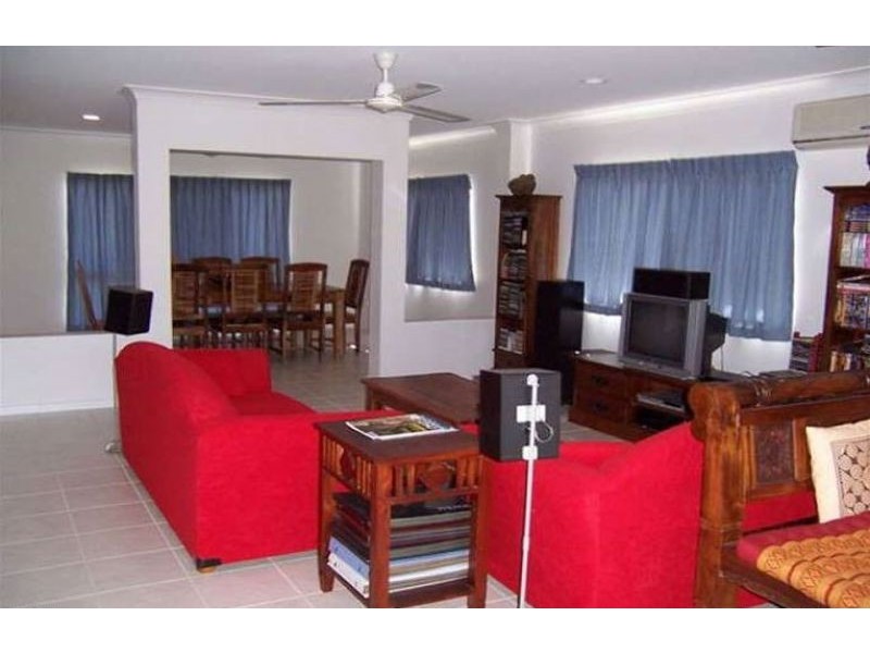 17 Estuary Pde, Douglas QLD 4814