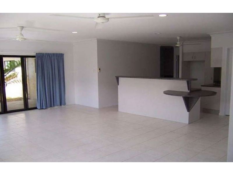 17 Estuary Pde, Douglas QLD 4814